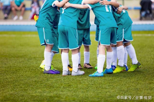 乘客哭诉深圳打车难遇司机离开，网友热议此事